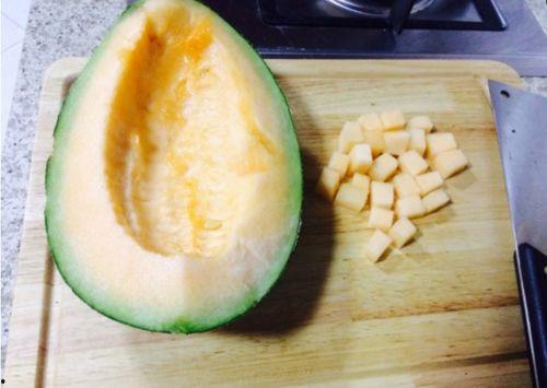 母女吃哈密瓜,哈密瓜美食之旅