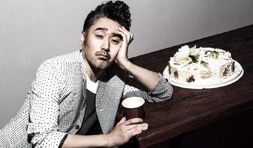 吃瓜大眼睛男,揭秘校园里的“瓜王”传奇