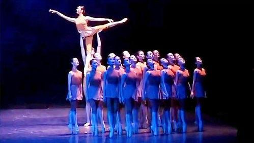 吃瓜创作原声舞蹈,跟随吃瓜原声，共赴舞蹈盛宴