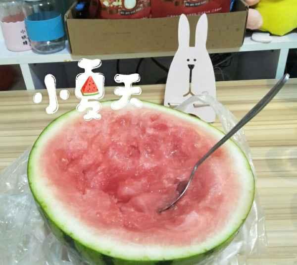 吃瓜季节说说搞笑,盘点那些让人捧腹大笑的瓜界趣事