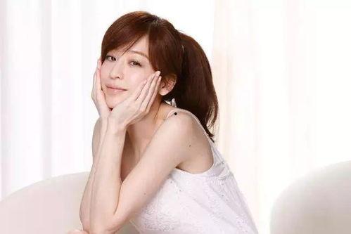 15岁女吃瓜,15岁少女的瓜田奇遇记