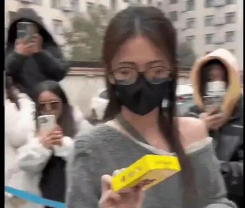 爆料吃瓜香港视频,独家爆料，吃瓜视频背后的真相