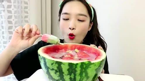 吃瓜妹子不吃瓜