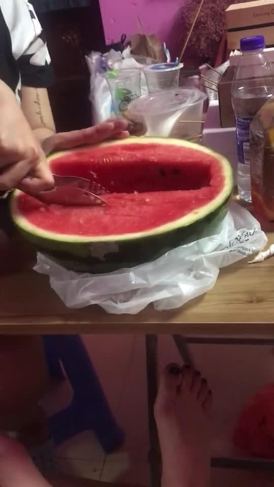 宿舍自拍吃瓜,欢乐时光里的青春回忆