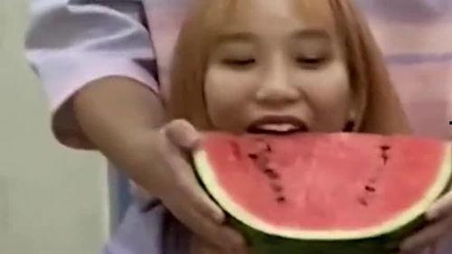 憨憨情侣日常吃瓜