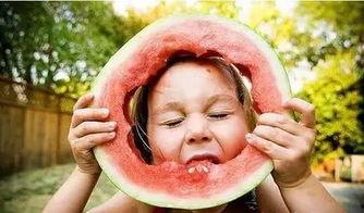 国外吃瓜吐舌视频,揭秘各国“吃瓜吐舌”瞬间