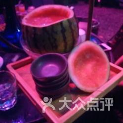 成都339酒吧吃瓜,揭秘网红“吃瓜”现场背后的故事