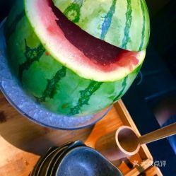 成都339酒吧吃瓜,揭秘网红“吃瓜”现场背后的故事